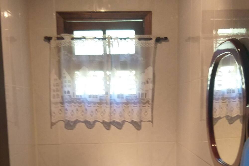 Photo of Bathroom in Ibiuna