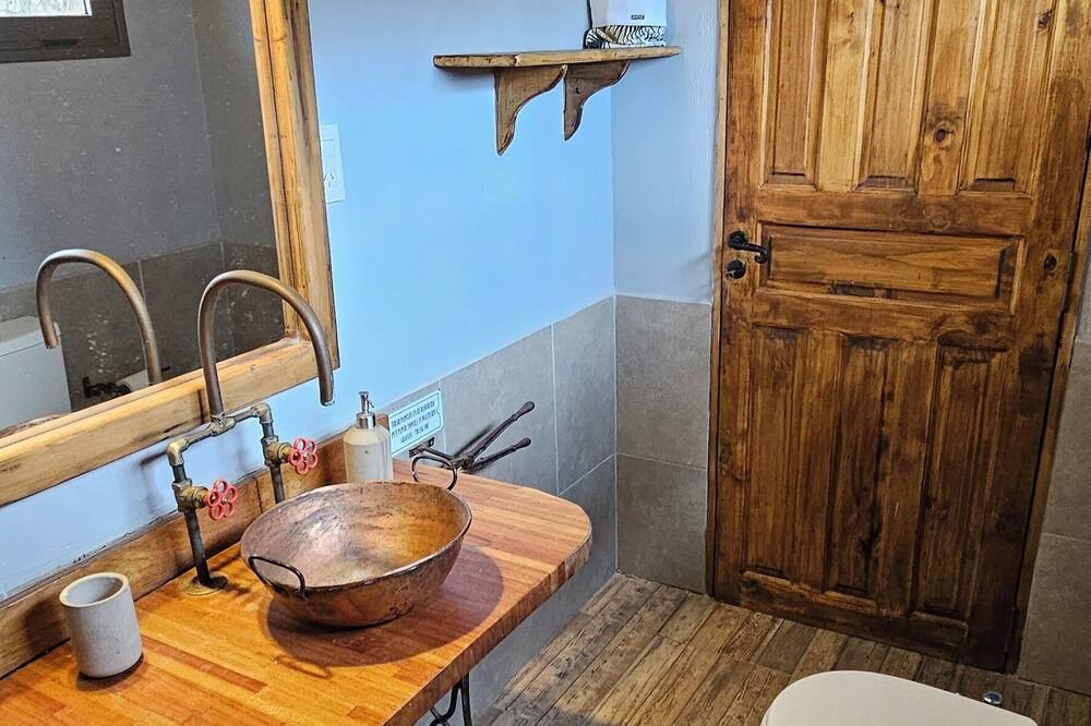 Photo of Bathroom in Las Heras Department