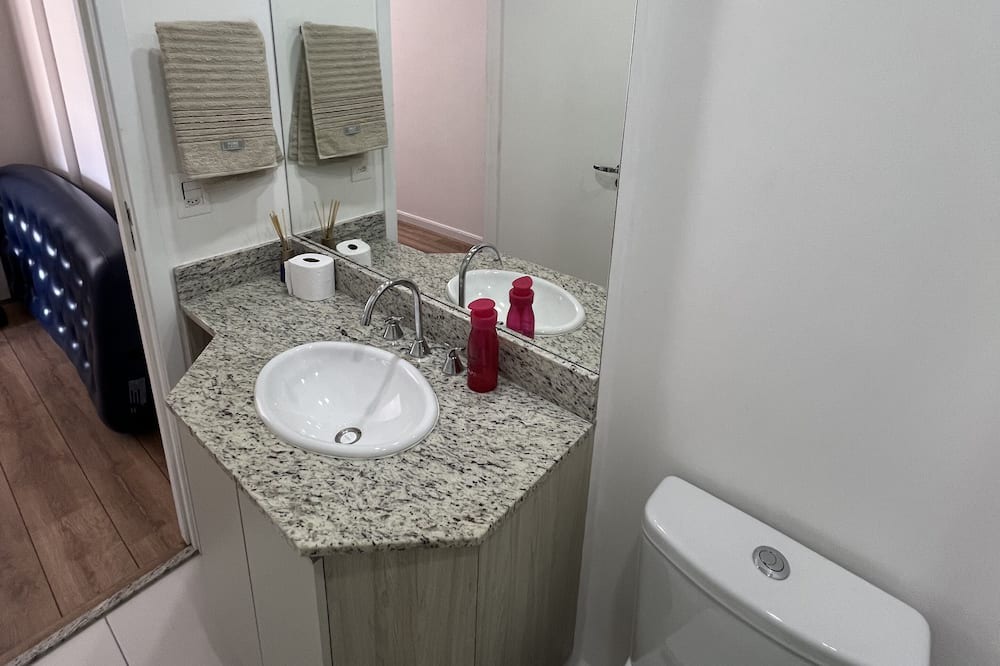 Photo of Bathroom in Alphaville