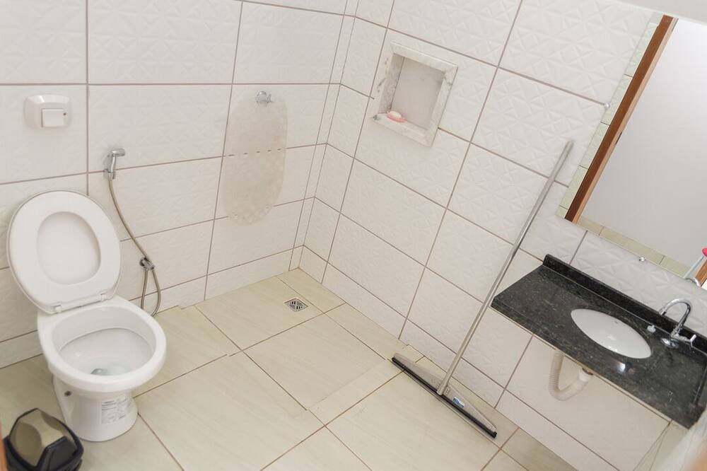 Photo of Bathroom in Martinopolis