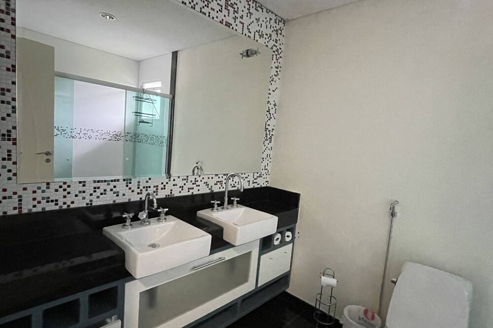 Photo of Bathroom in Horto