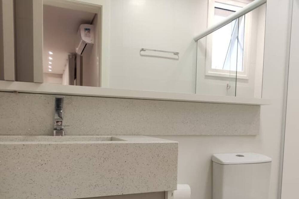 Photo of Bathroom in Torres