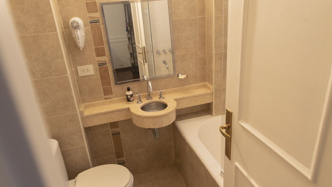 Photo of Bathroom in Microcentro