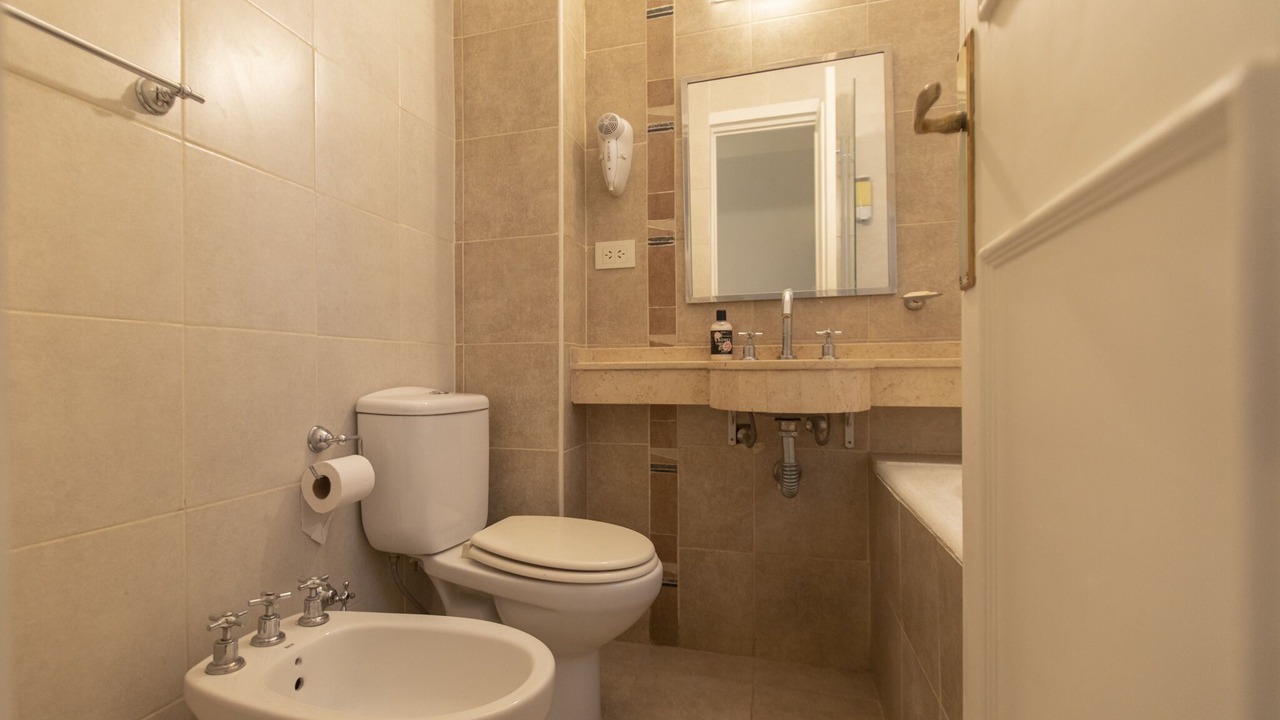 Photo of Bathroom in Microcentro