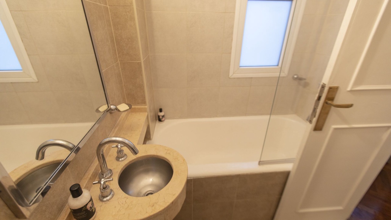 Photo of Bathroom in Microcentro