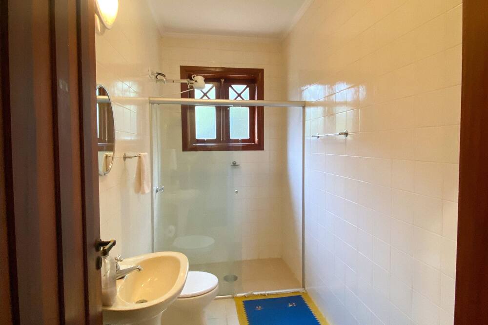 Photo of Bathroom in Carapicuiba