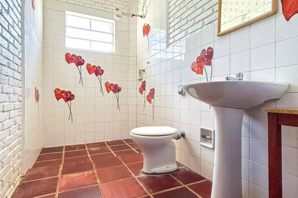 Photo of Bathroom in Holambra
