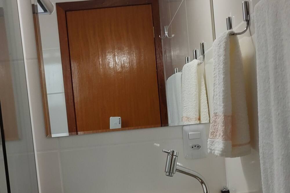 Photo of Bathroom in Capivari