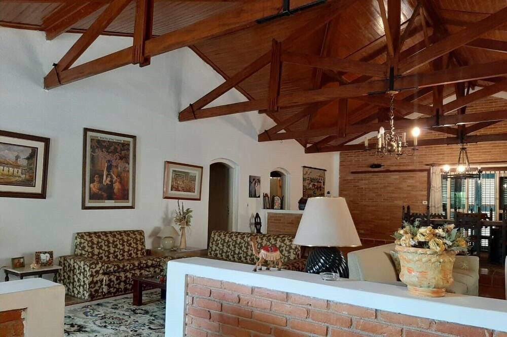 Photo of Livingroom in Piracaia