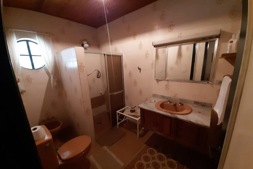 Photo of Bathroom in Piracaia