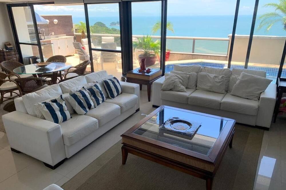 Photo of Livingroom in Jardim Mar e Ceu