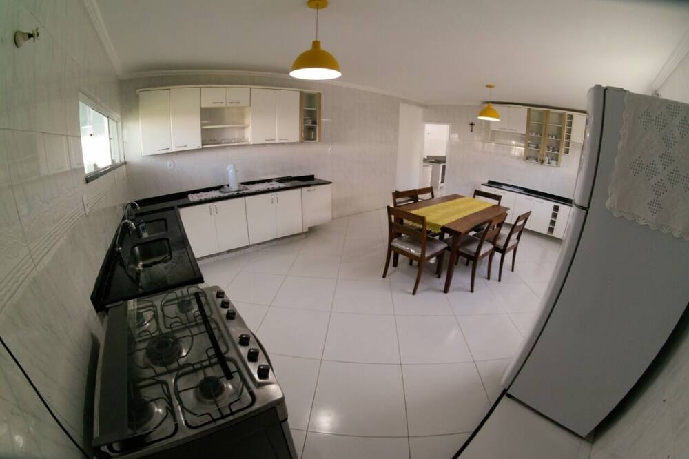 Photo of Kitchen in Aruana