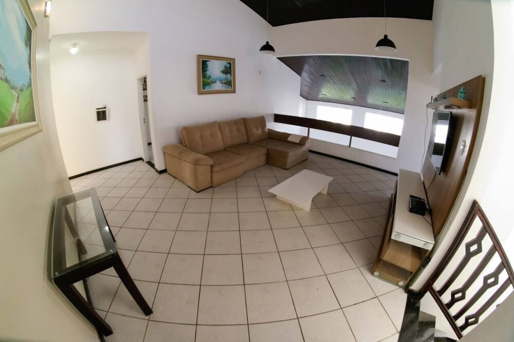 Photo of Others in Aruana