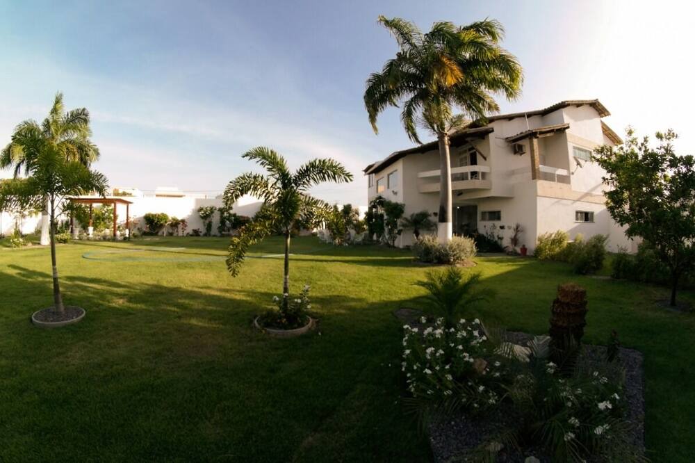 Photo of Outdoor in Aruana