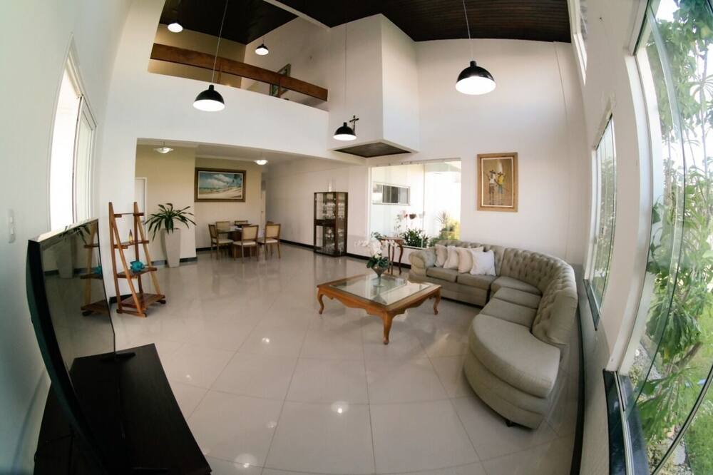 Photo of Livingroom in Aruana