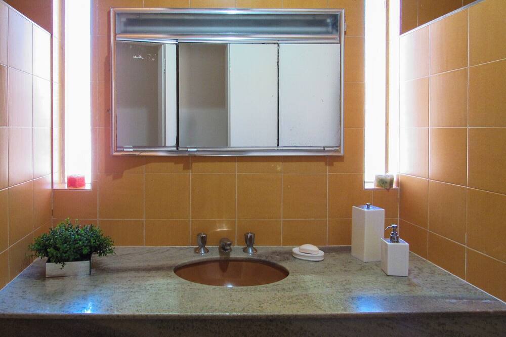 Photo of Bathroom in Sao Lourenco da Serra