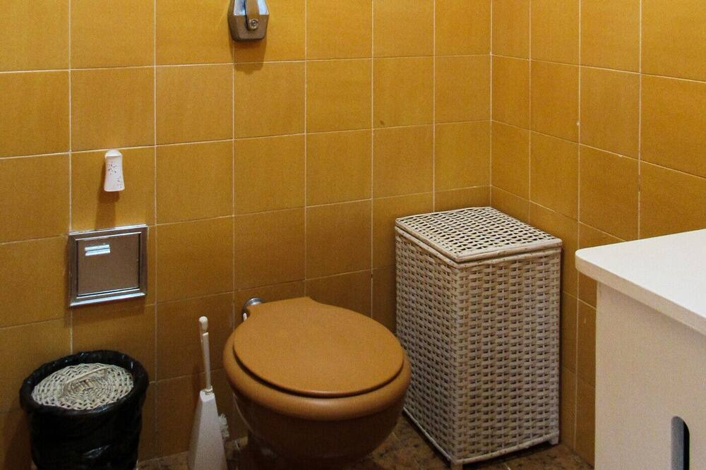 Photo of Bathroom in Sao Lourenco da Serra