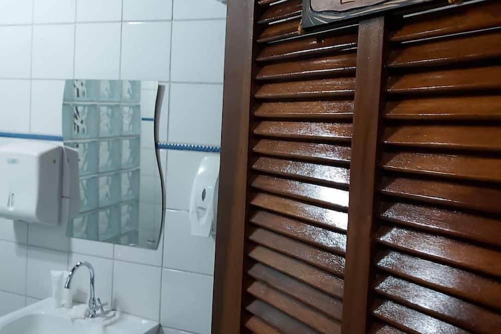 Photo of Bathroom in Piracaia
