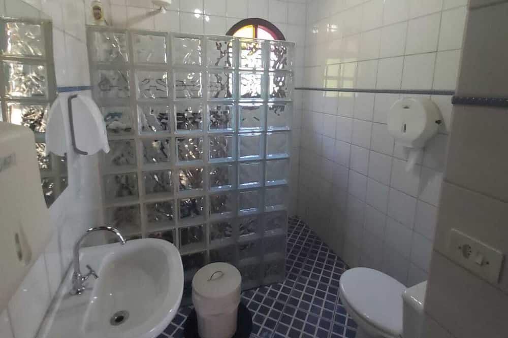 Photo of Bathroom in Piracaia