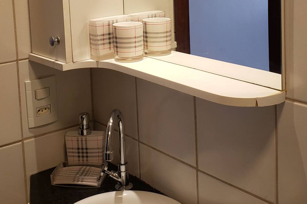 Photo of Bathroom in Sudoeste e Octogonal