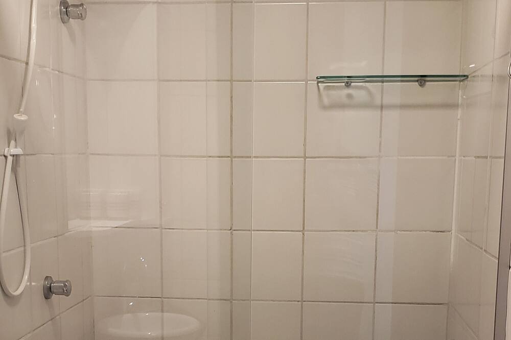 Photo of Bathroom in Sudoeste e Octogonal