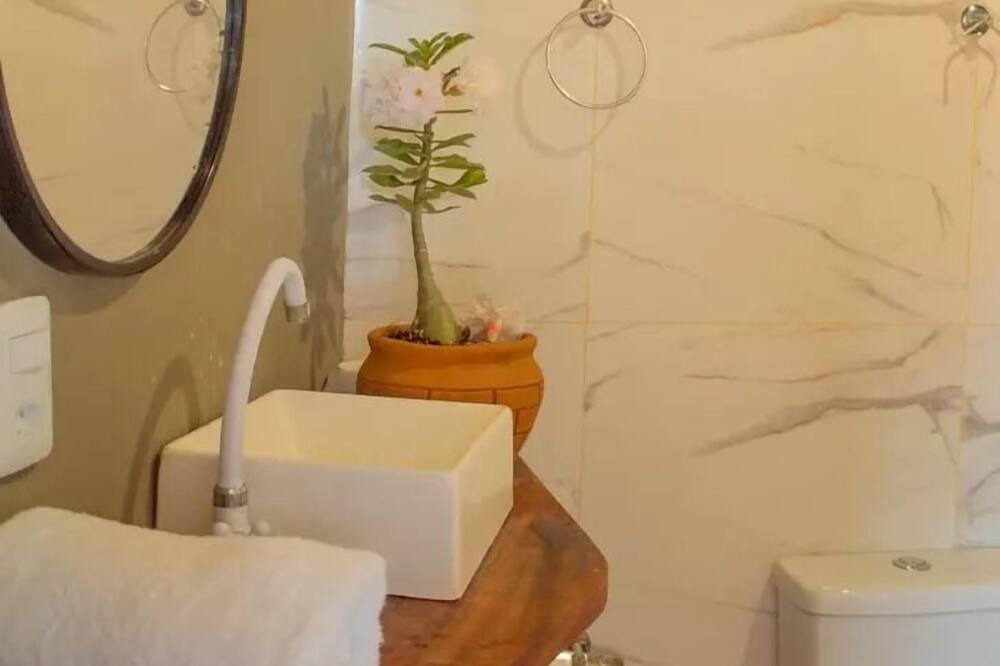 Photo of Bathroom in Moitas
