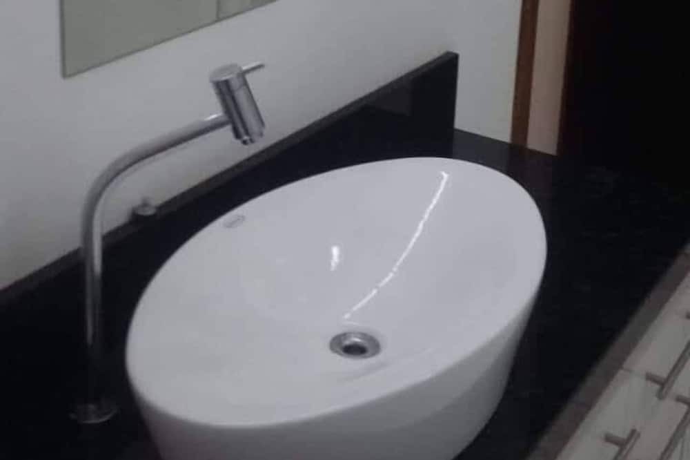 Photo of Bathroom in Real