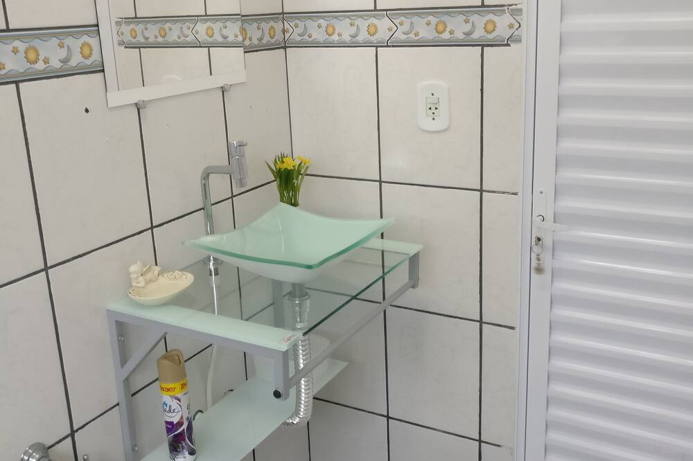 Photo of Bathroom in Bertioga