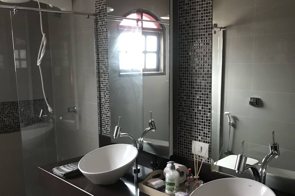 Photo of Bathroom in Guaruja