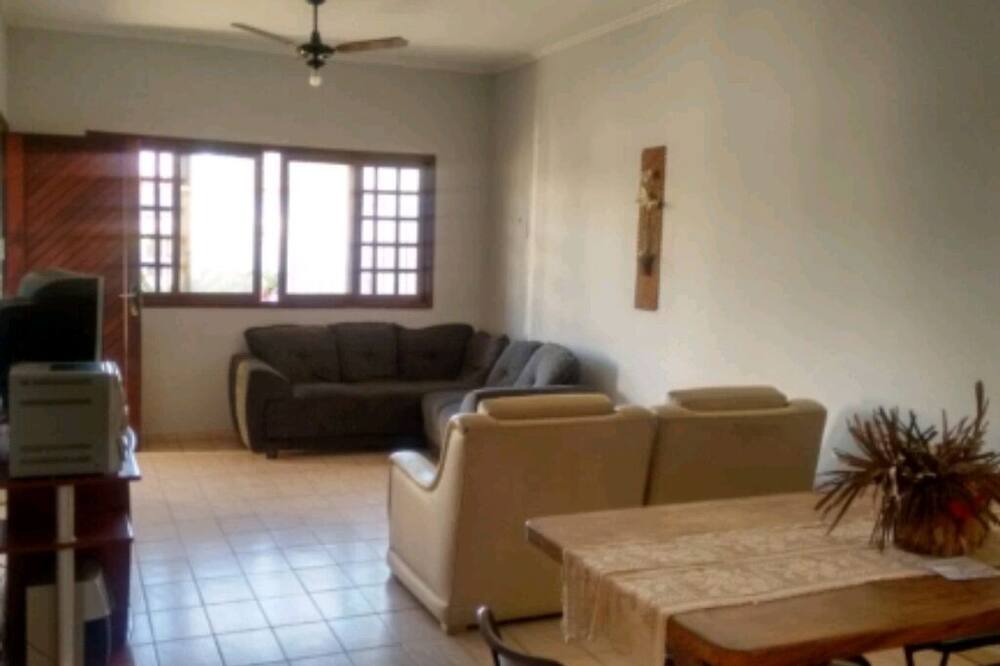 Photo of Livingroom in Aracoiaba da Serra