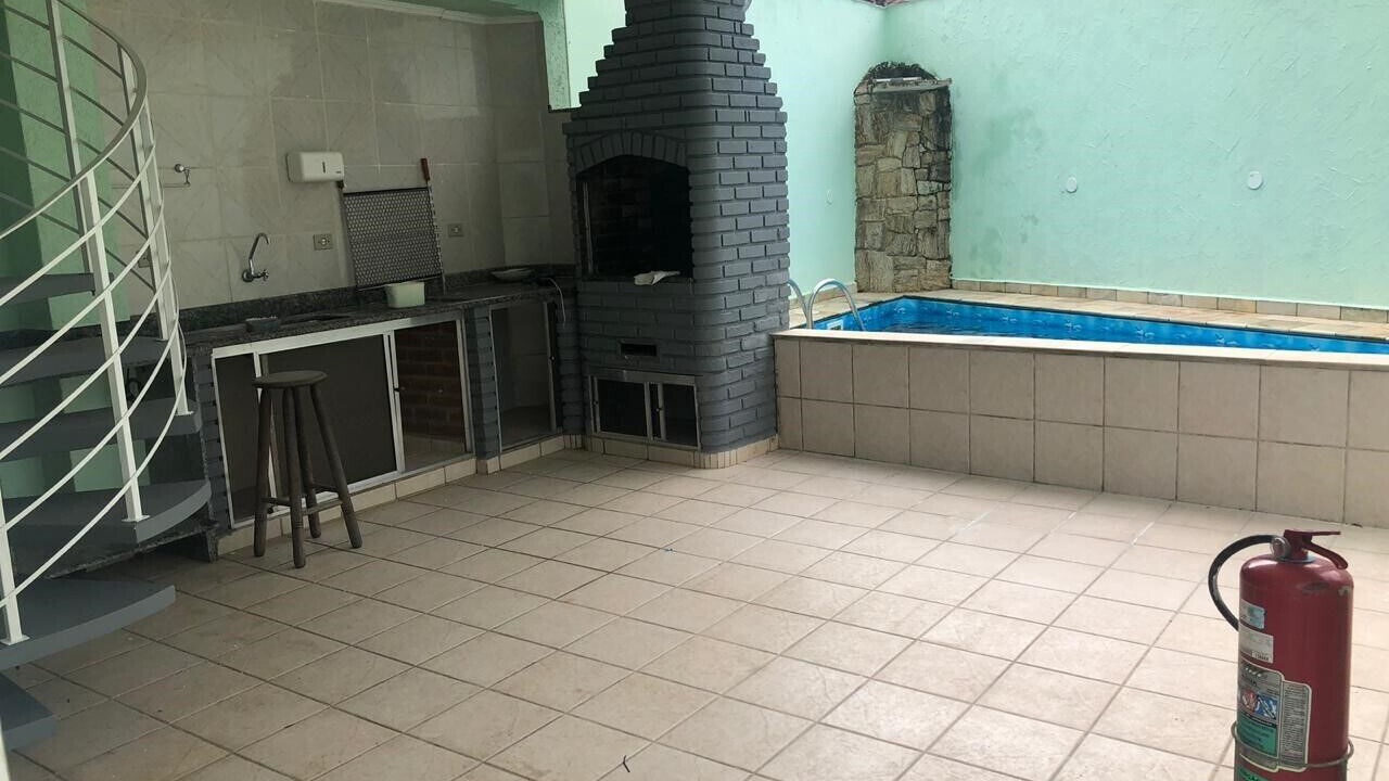Photo of Outdoor in Real
