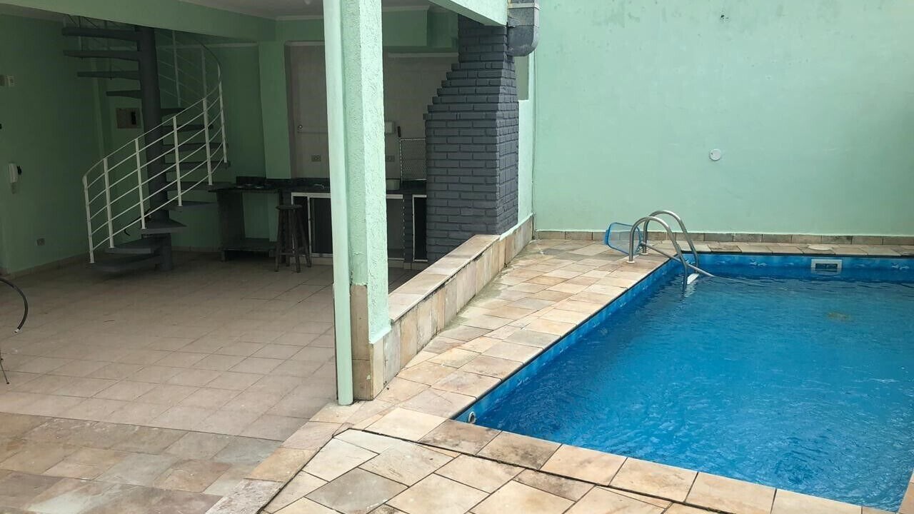 Photo of Outdoor in Real