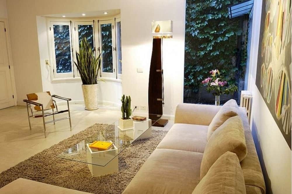 Photo of Livingroom in Villa Crespo