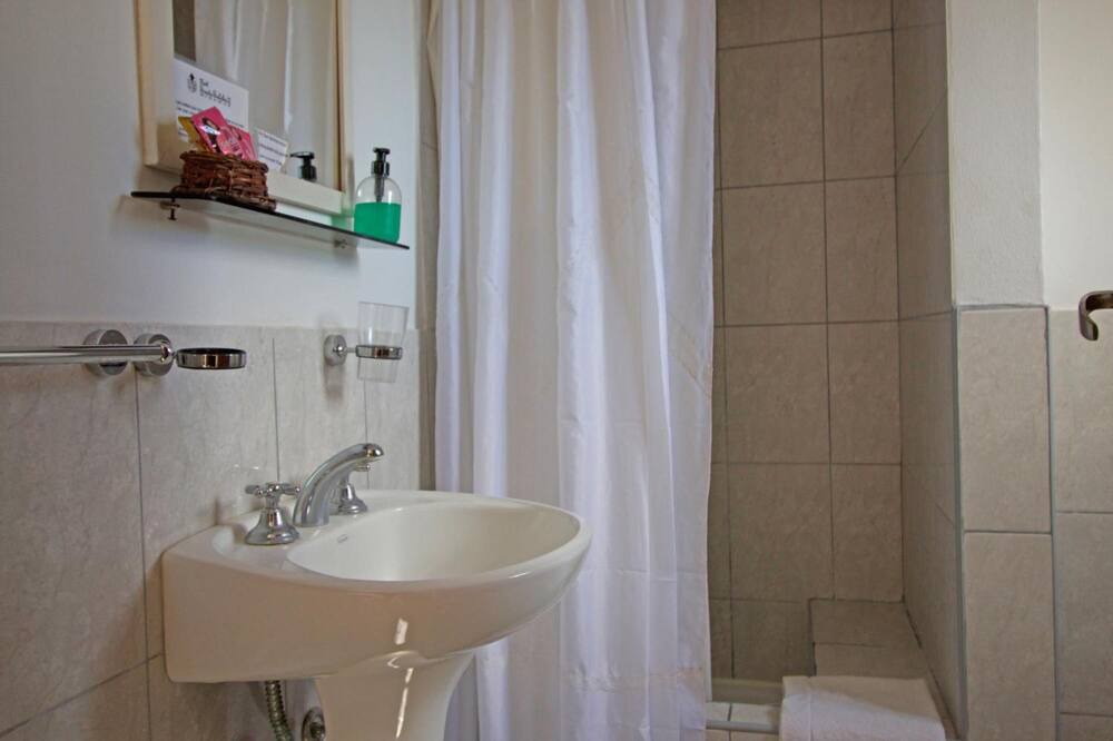 Photo of Bathroom in Miramar