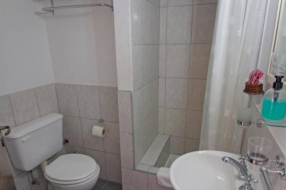 Photo of Bathroom in Miramar