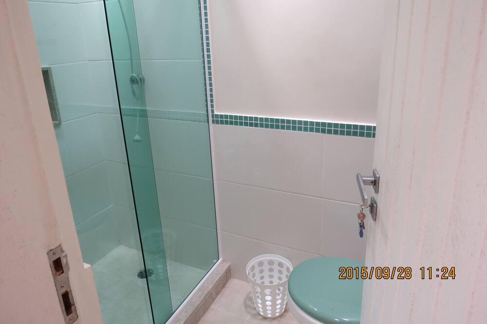 Photo of Bathroom in Guarutuba