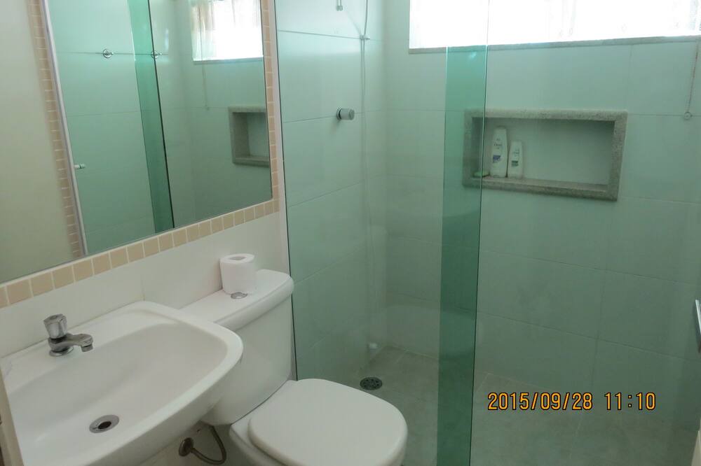 Photo of Bathroom in Guarutuba