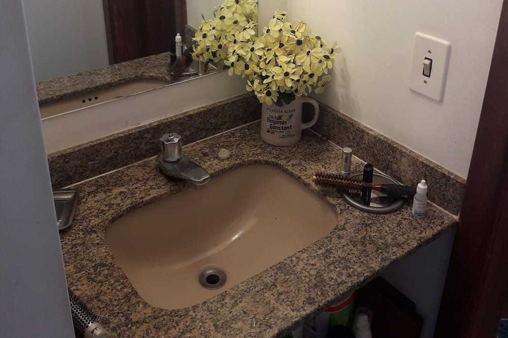 Photo of Bathroom in Caraguatatuba