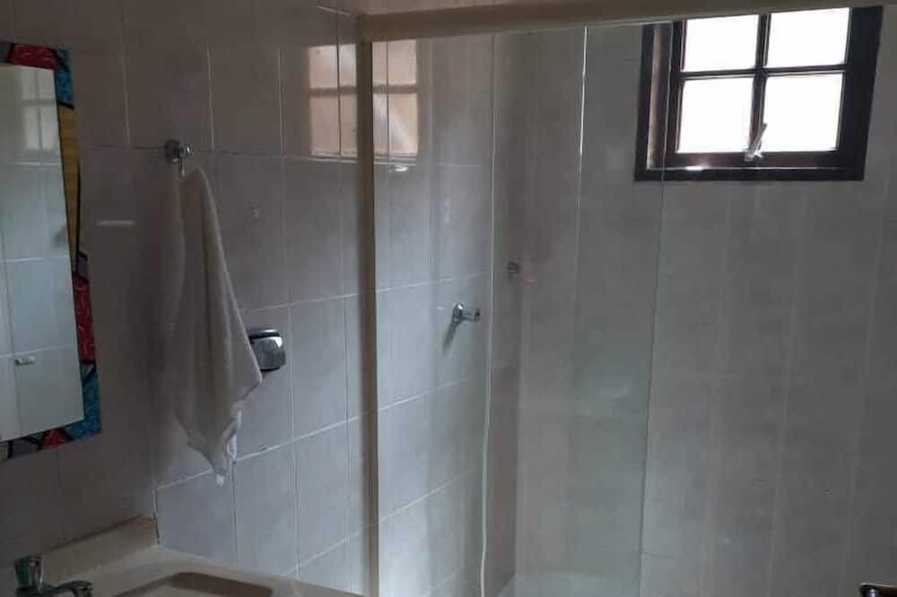 Photo of Bathroom in Guarutuba
