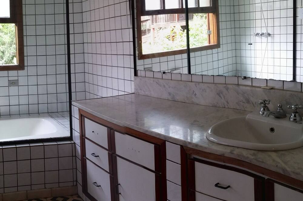 Photo of Bathroom in Juquitiba