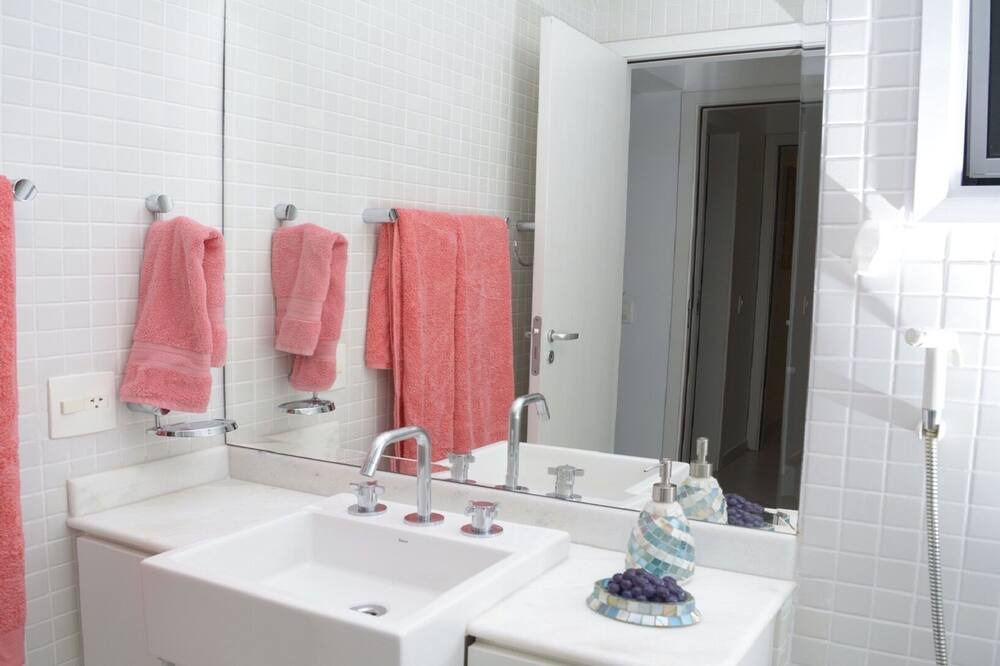 Photo of Bathroom in Enseada