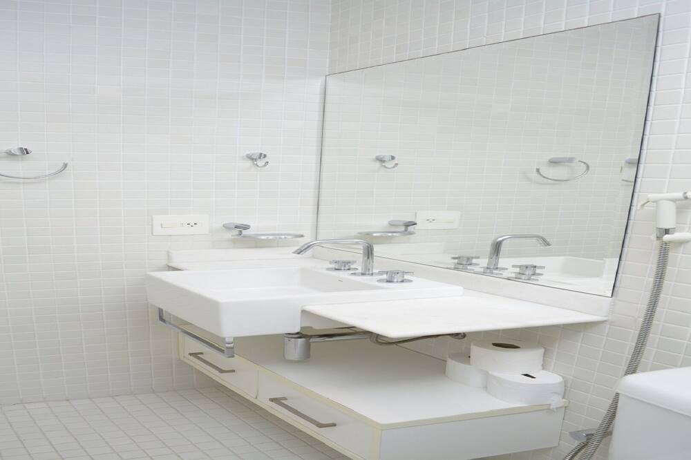Photo of Bathroom in Enseada
