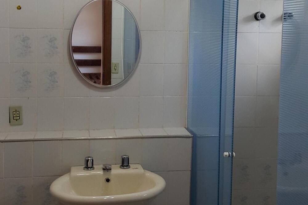 Photo of Bathroom in Alambari