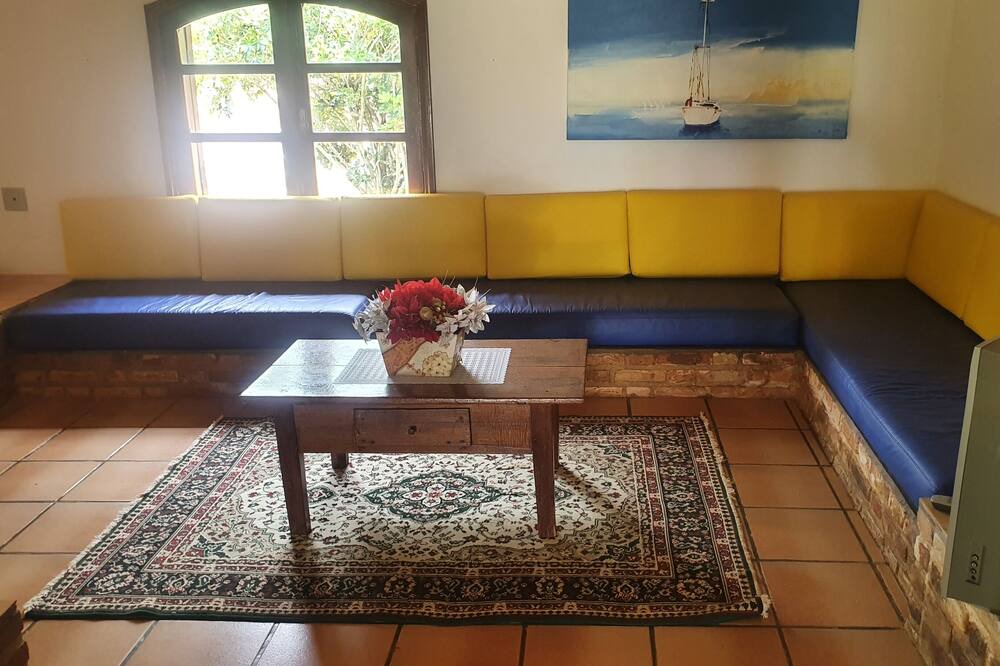 Photo of Livingroom in Alambari