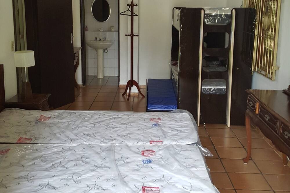Photo of Bedroom in Alambari