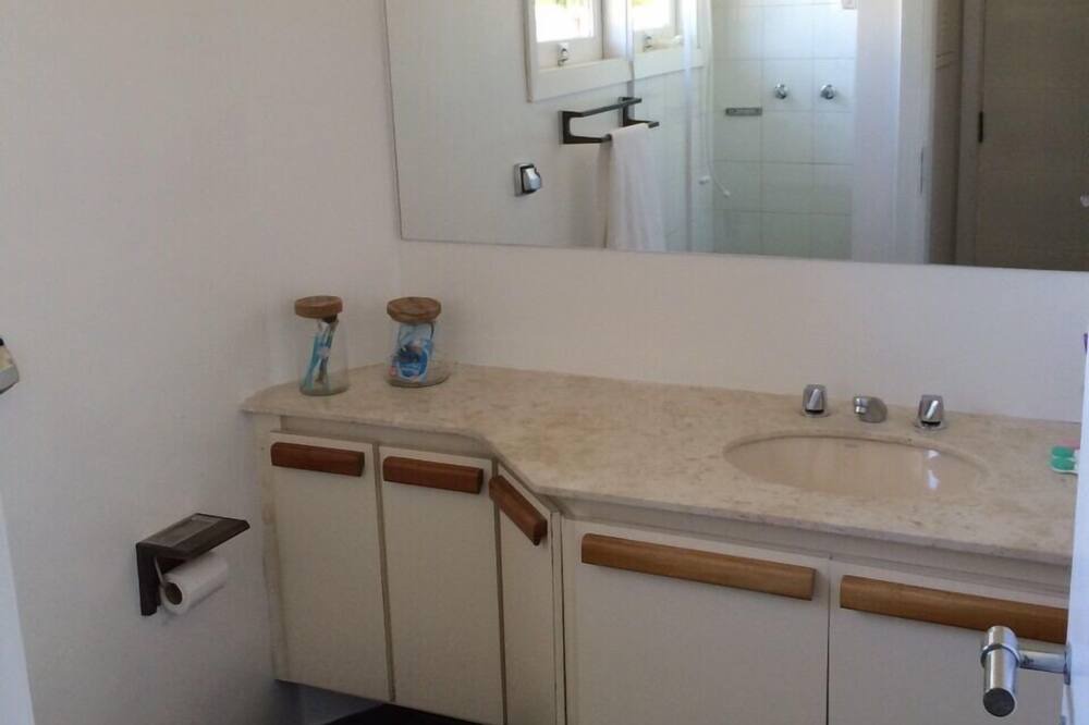 Photo of Bathroom in Jardim Acapulco