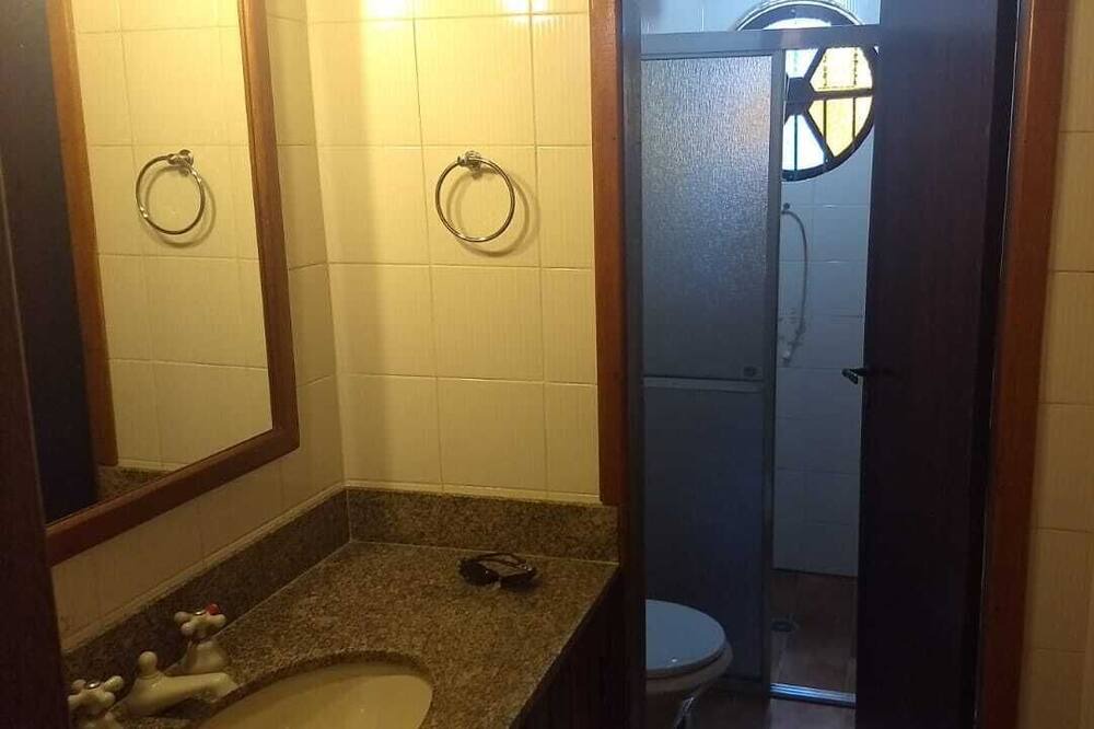 Photo of Bathroom in Mairinque