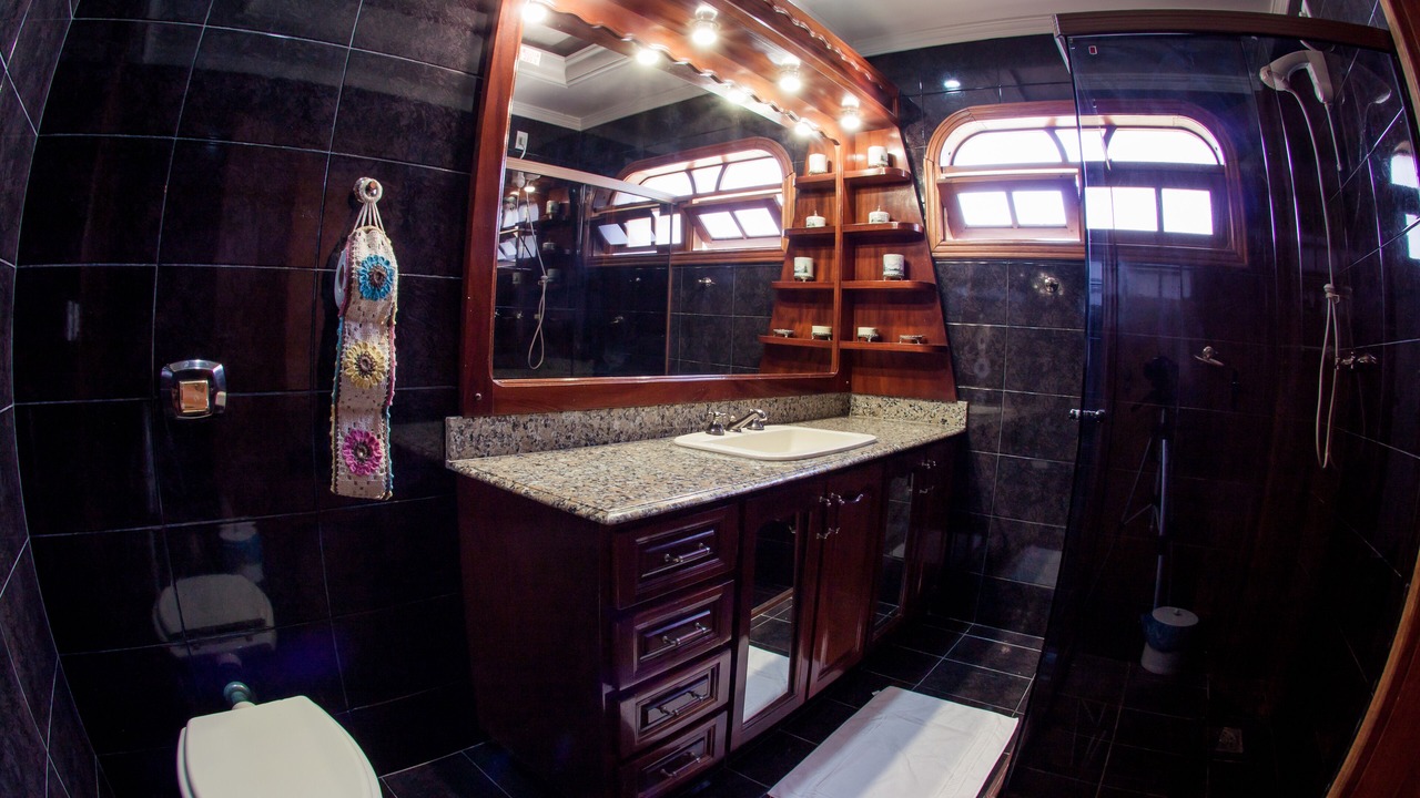 Photo of Bathroom in Praia da Armacao do Itapocoroi