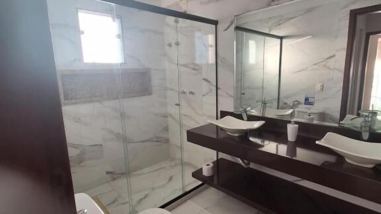 Photo of Bathroom in Praia do Jardim