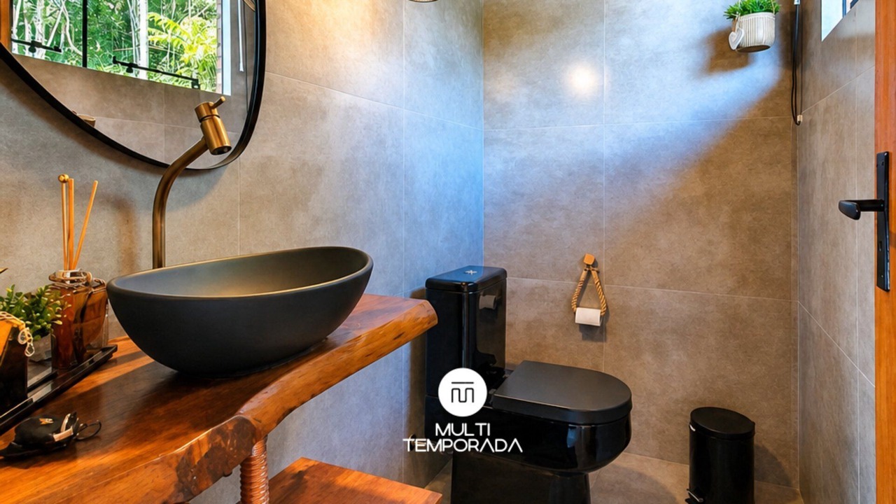 Photo of Bathroom in Rancho Queimado